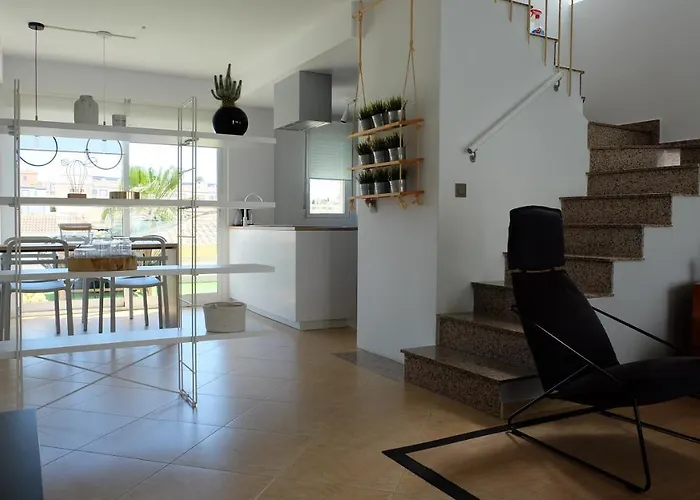 Ebli House *